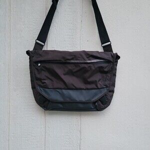 belkin 15" messenger shoulder  laptop computer shoulder bag Brown ,gray,& Blk